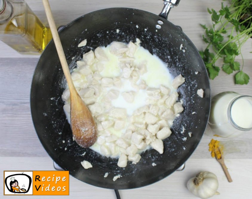 Chicken breast in sour cream and curry sauce recipe, prepping Chicken breast in sour cream and curry sauce step 1