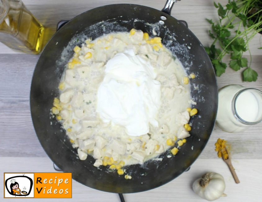 Chicken breast in sour cream and curry sauce recipe, prepping Chicken breast in sour cream and curry sauce step 5