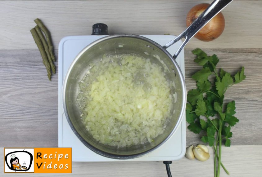 Cream of Asparagus soup recipe, prepping Cream of Asparagus soup step 1