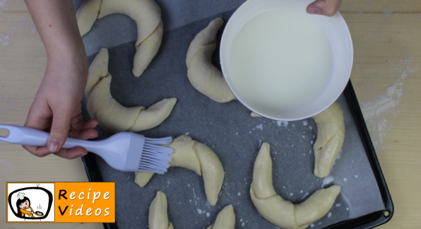 Homemade crescent rolls recipe, prepping Homemade crescent rolls step 7