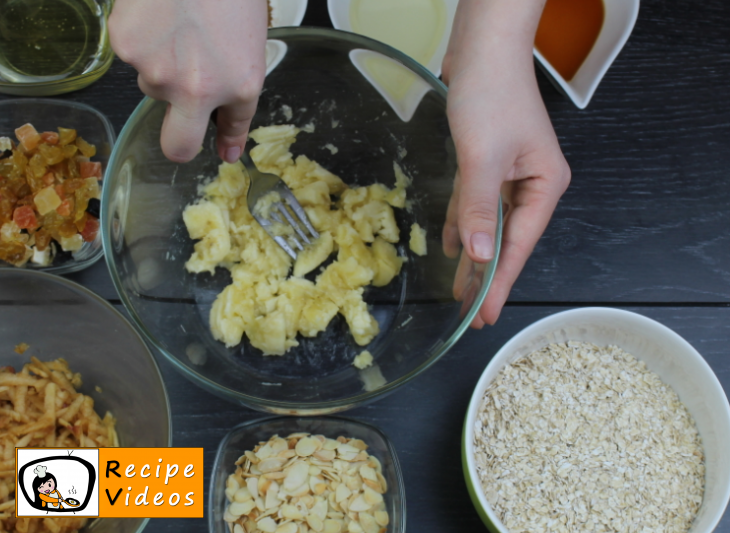 Homemade granola bars recipe, prepping Homemade granola bars step 1