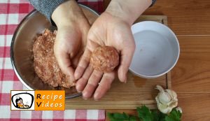 Meatballs with tomato sauce recipe, prepping Meatballs with tomato sauce step 3