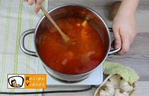 Savoy cabbage and frankfurter soup recipe, prepping Savoy cabbage and frankfurter soup step 4