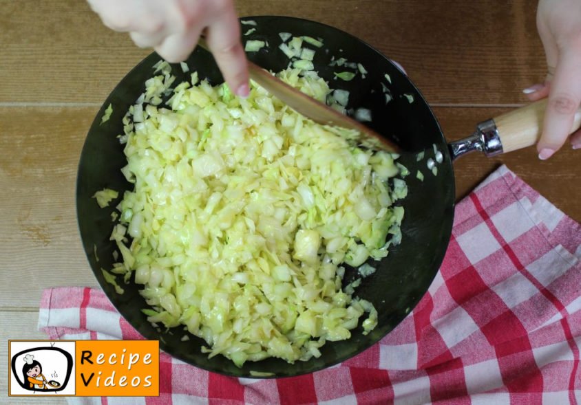 Simple cabbage and noodles recipe, prepping Simple cabbage and noodles step 4