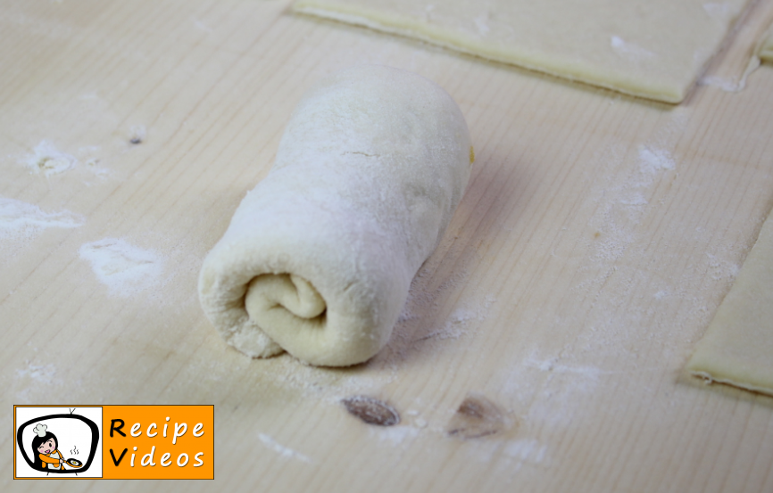 Yeast dumplings with jam filling recipe, prepping Yeast dumplings with jam filling step 8