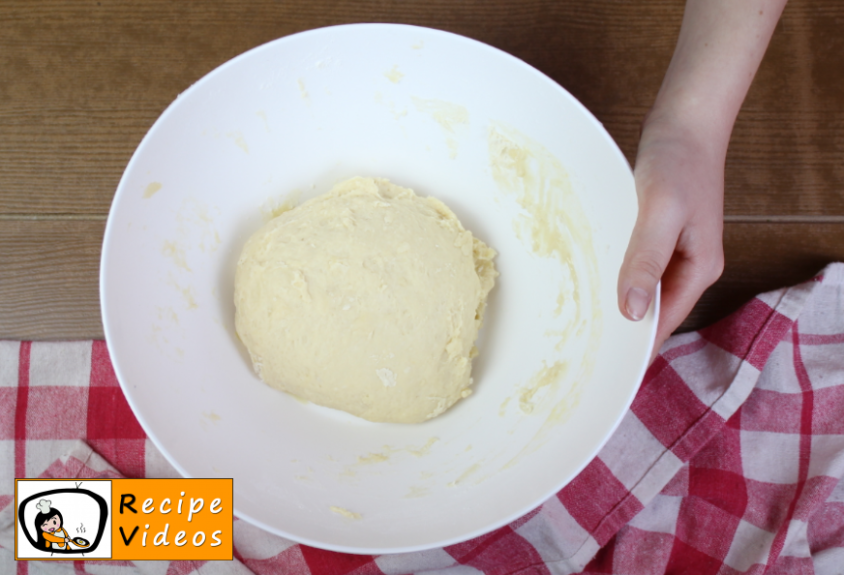 Yeast dumplings with jam filling recipe, prepping Yeast dumplings with jam filling step 2