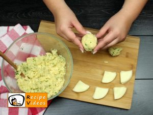 Cheese-filled potato medallions recipe, prepping Cheese-filled potato medallions step 5