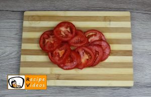 Chicken breast with mozzarella and tomatoes recipe, prepping Chicken breast with mozzarella and tomatoes step 2