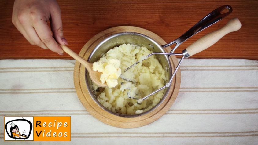 Classic mashed potatoes recipe, prepping Classic mashed potatoes step 3