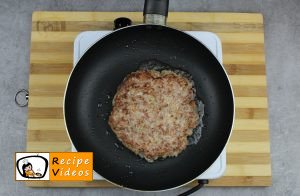 Homemade burgers recipe, prepping Homemade burgers step 2