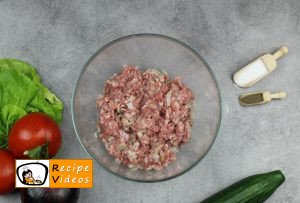 Homemade burgers recipe, prepping Homemade burgers step 1