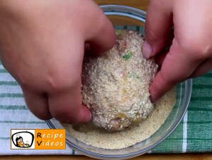 Meatballs stuffed with eggs recipe, prepping Meatballs stuffed with eggs step 6