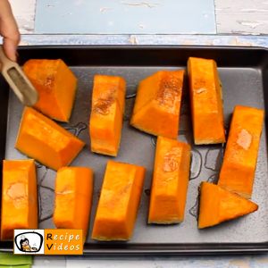 Creamy pumpkin soup recipe, prepping Pumpkin cream soup step 1