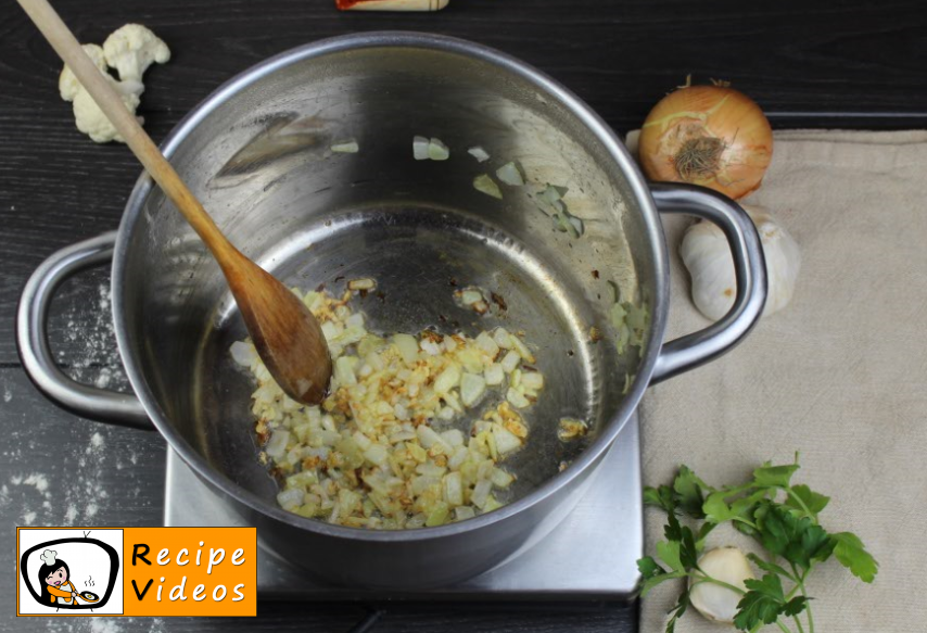 Cauliflower soup with sour cream recipe, prepping Cauliflower soup with sour cream step 1