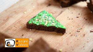 Brownie Christmas Trees recipe, how to make Brownie Christmas Trees step 9