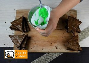 Brownie Christmas Trees recipe, how to make Brownie Christmas Trees step 8