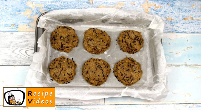 Chocolate Oatmeal Cookies with Frozen Yogurt recipe, how to make Chocolate Oatmeal Cookies with Frozen Yogurt step 5