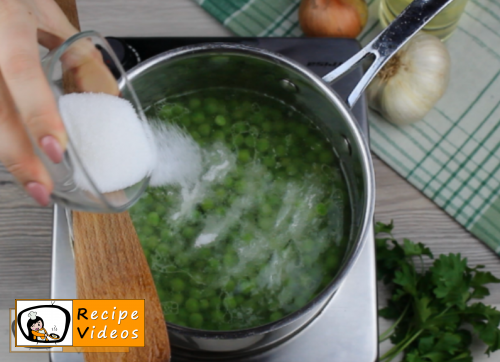 Cream peas recipe, prepping Cream peas step 4