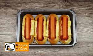 Hot dog with Bolognese sauce recipe, prepping Hot dog with Bolognese sauce step 6