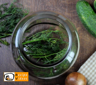 Hungarian Kovaszos Uborka (Sour Pickles) recipe, prepping Hungarian Kovaszos Uborka (Sour Pickles) step 2