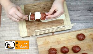 Larded meatballs with tomato sauce recipe, prepping Larded meatballs with tomato sauce step 3