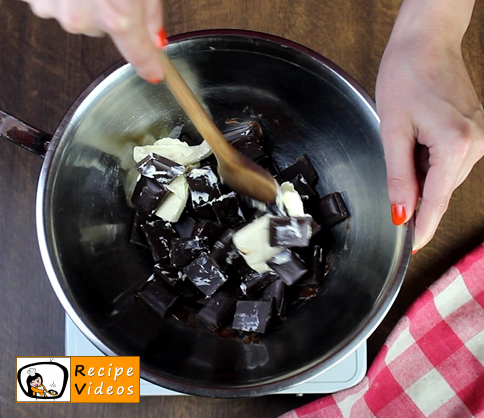 Mousse au chocolat recipe, prepping Mousse au chocolat step 1