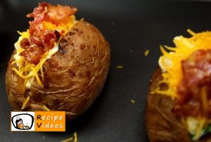 Stuffed baked potatoes with bacon recipe, prepping Stuffed baked potatoes with bacon step 4