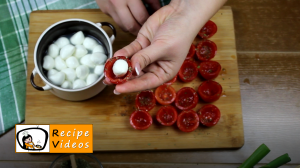 Breaded tomato nibbles recipe, prepping Breaded tomato nibbles step 4