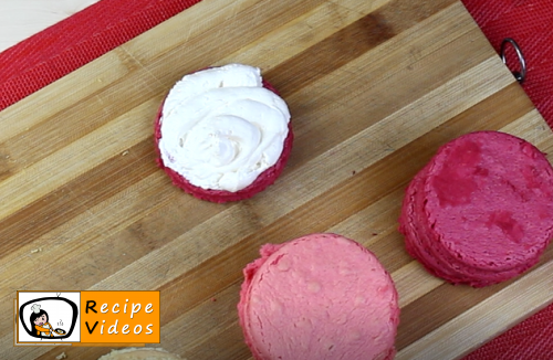 Valentine's Day Mini Ombré Cake recipe, prepping Valentine's Day Mini Ombré Cake step 11