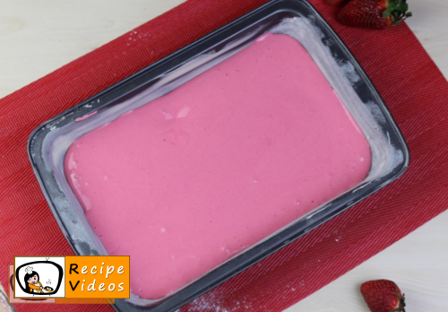 Valentine's Day Mini Ombré Cake recipe, prepping Valentine's Day Mini Ombré Cake step 5